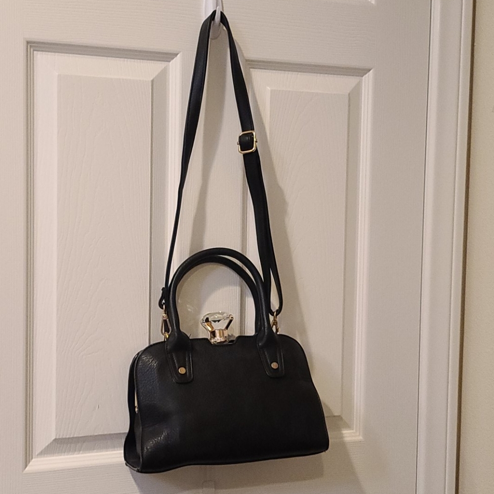 Crossbody bag with diamond!!